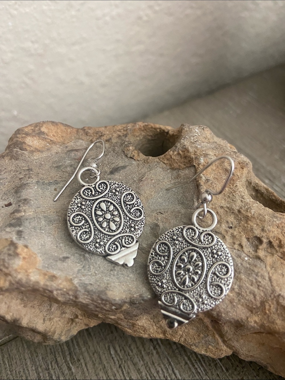 5/$10❤️❤️❤️NEW Handmade Silver Tone Zinc Alloy Dangle Earrings